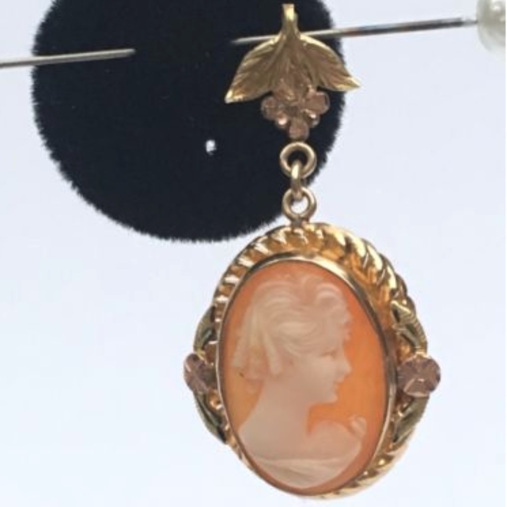 Vintage Cameo 10K Gold Pendant signed JJ White